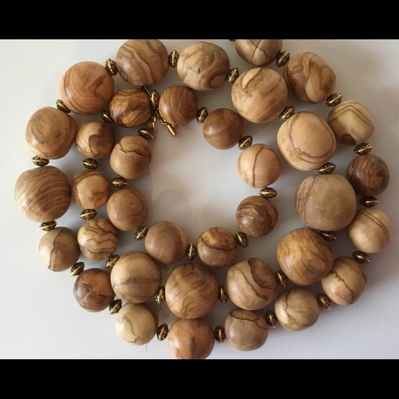 Olive wood hand carved necklace - Picture 6 of 6
